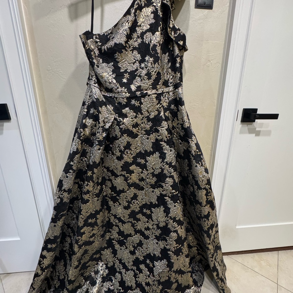 Antonio Melani Black & Gold Brocade Gown – Size 14 – NEW - Picture 8 of 10
